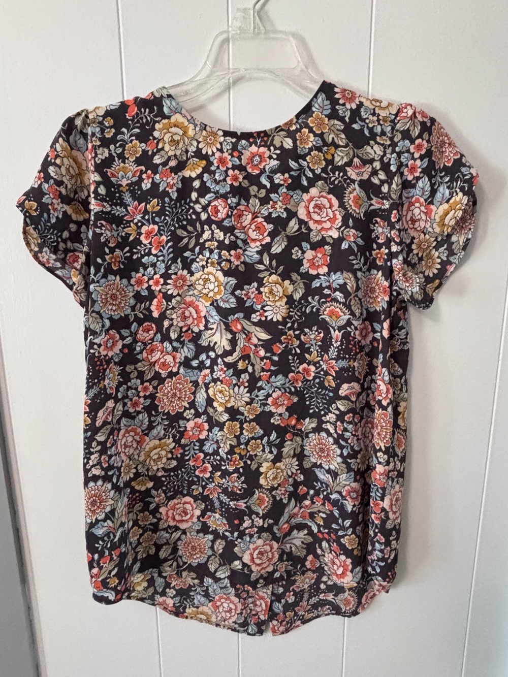 Loft Tulip Sleeve Top Fall Floral on Navy Blue Size XS Back Buttons